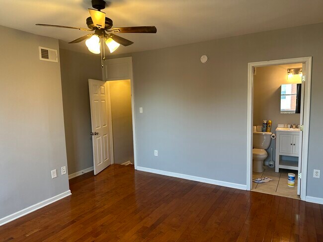 Building Photo - 1413 E Berks St