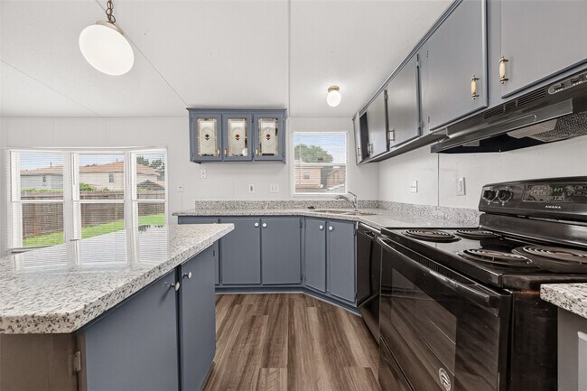 Building Photo - 20306 Mountain Dale Dr