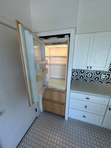 Building Photo - 2210 Santa Clara Dr