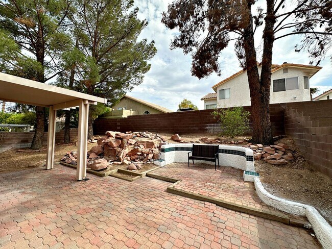 Building Photo - REMODELED 3 BEDROOM HOME IN SOUTH SHORES