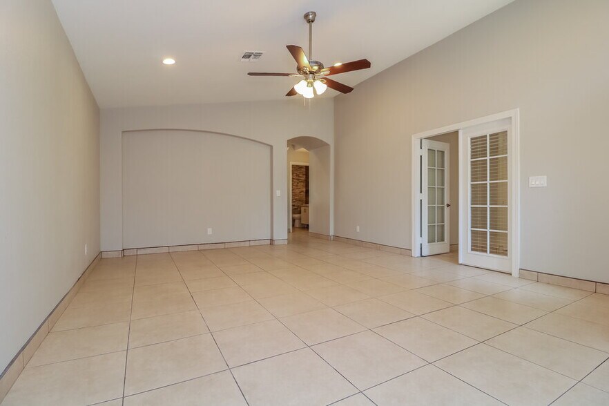 Building Photo - 1616 S 82nd Dr