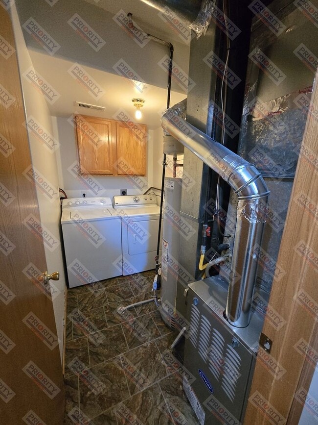 Building Photo - Single Family Home with 4 Bedrooms