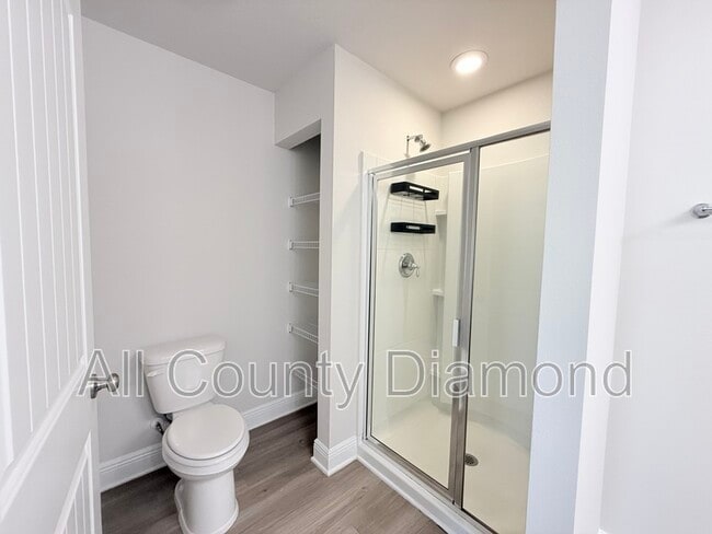 Building Photo - 7682 Shadow Lake Dr