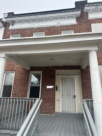 Building Photo - 4 Bedrooms for ONLY $1350.00