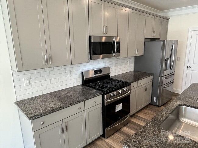 Building Photo - 6814 Harris Bay Rd