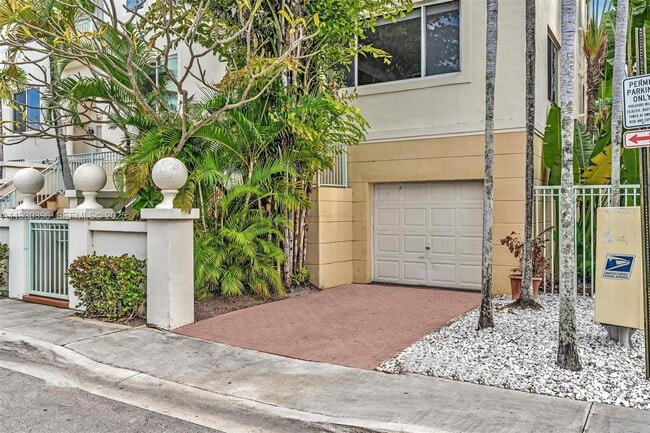 Building Photo - 10065 Bay Harbor Terrace