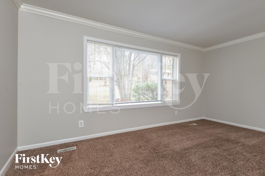 Building Photo - 212 Sam Pate Dr