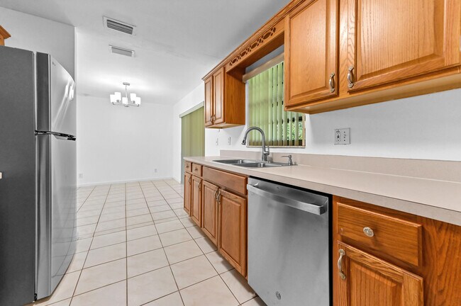 Building Photo - 13751 59th Ct N