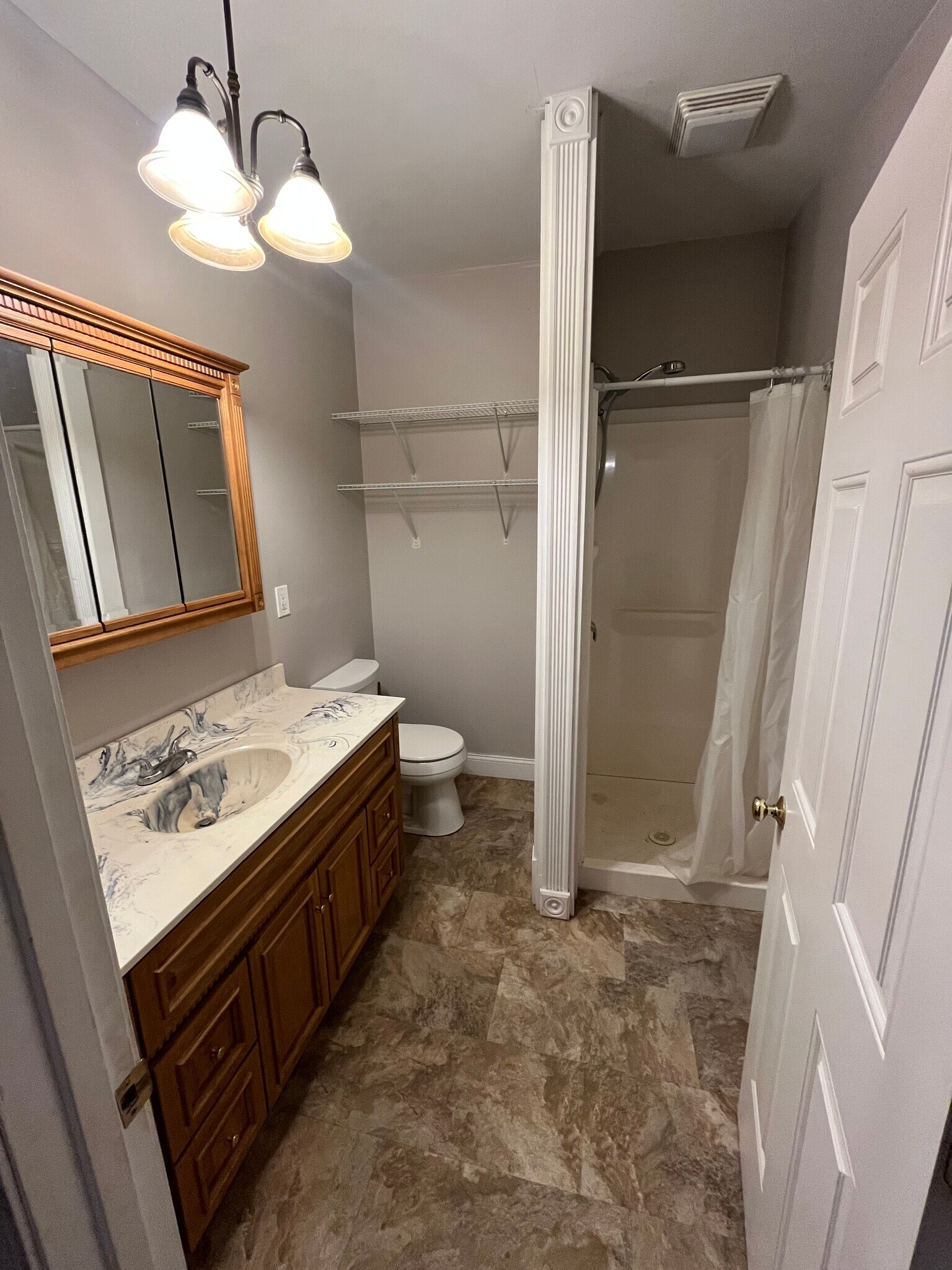 1st Floor Bathroom - 26 Summer St