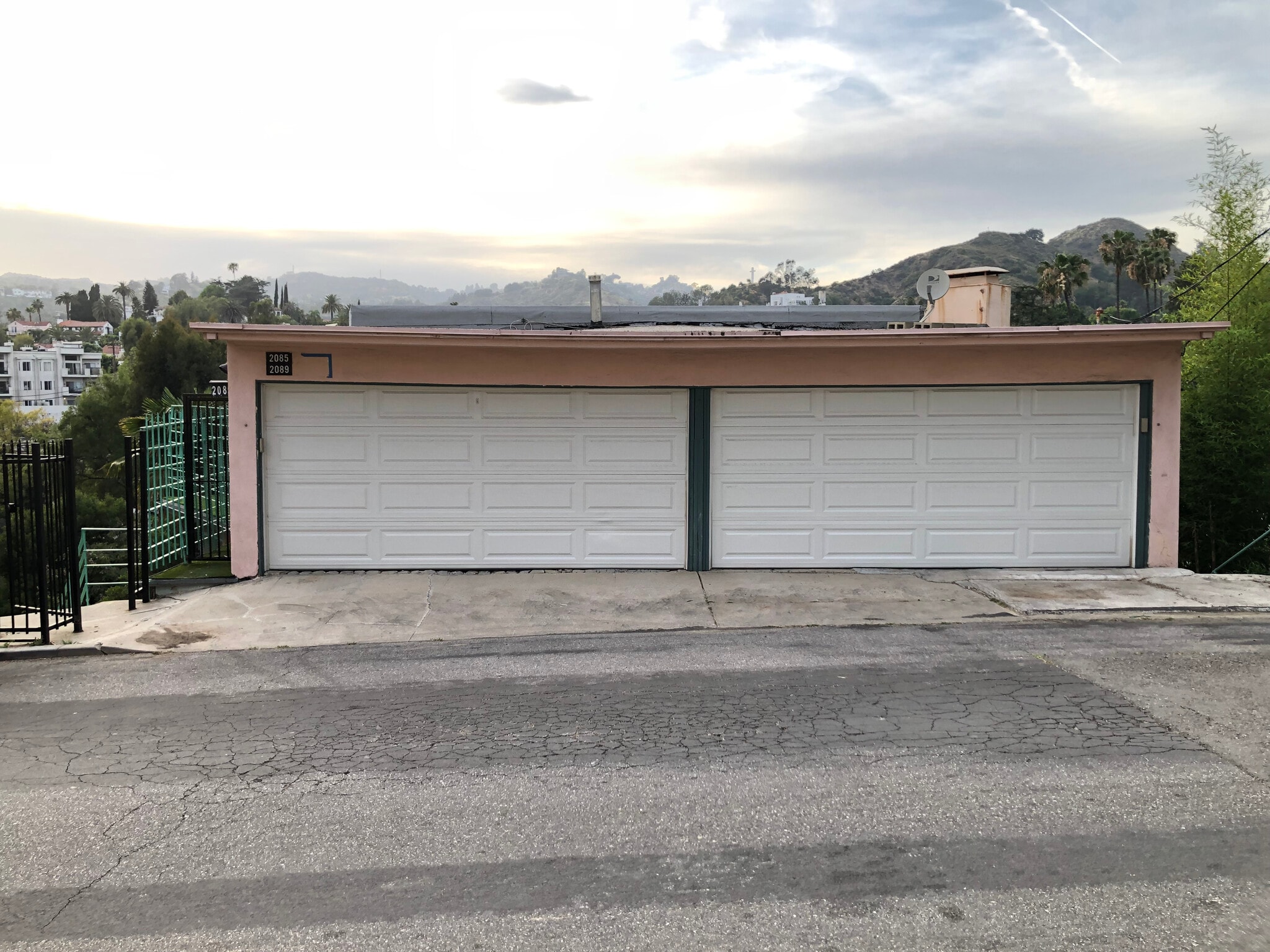 Front of Building - 2085 Ivar Ave