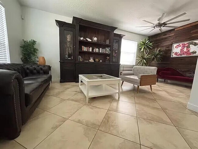 Building Photo - 5198 Adair Oak Dr