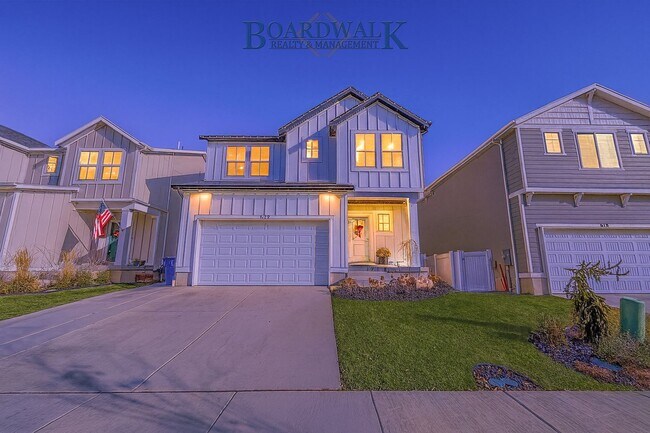 Building Photo - Modern 3-Bed Home with Yard & Amenities