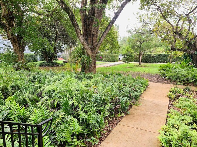 Building Photo - 5605 SW 80th St