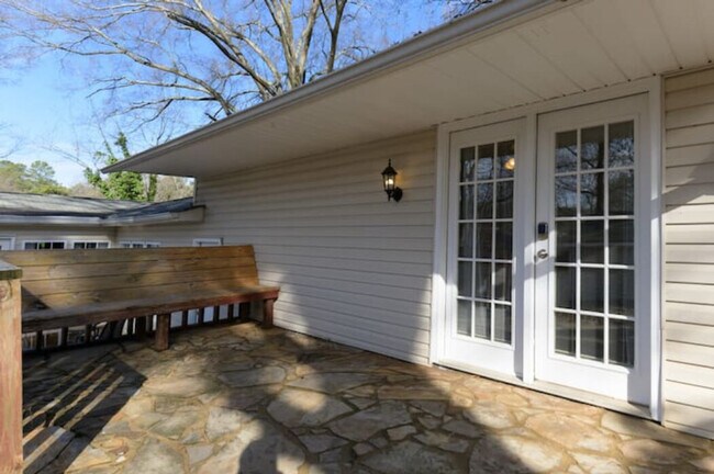 Building Photo - 196 Etowah Dr