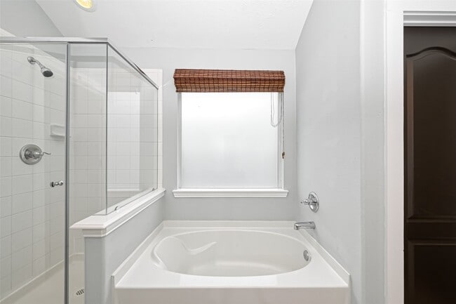 Building Photo - 3618 Hera Dr