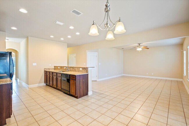 Building Photo - UPCOMING LISTING