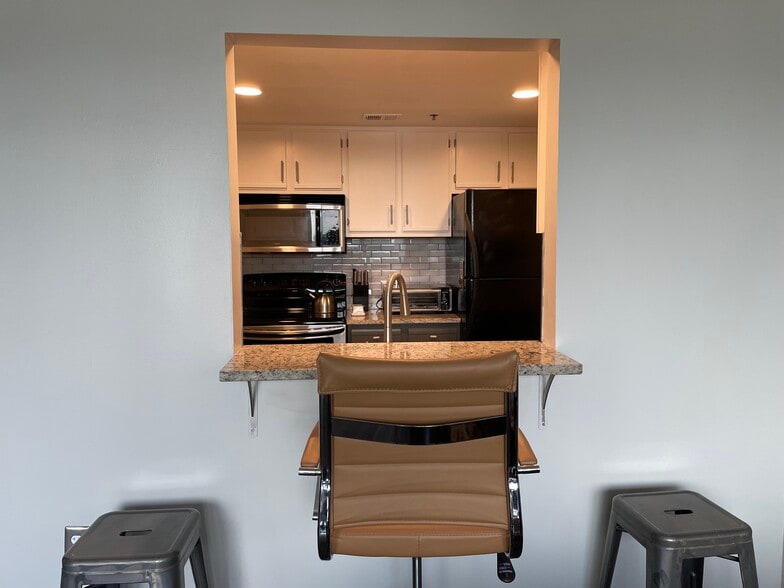 Kitchen/Dining Area - 1280 West Peachtree St