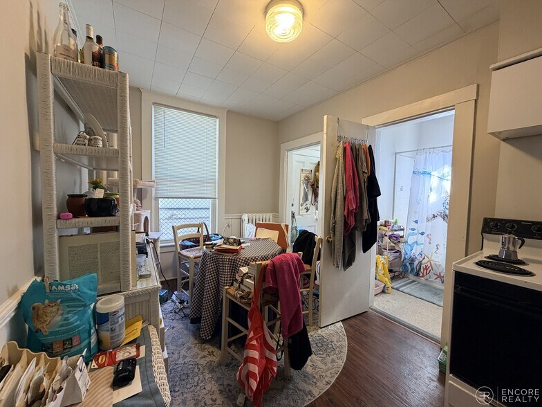 Building Photo - 8A Forest St. Unit 1L