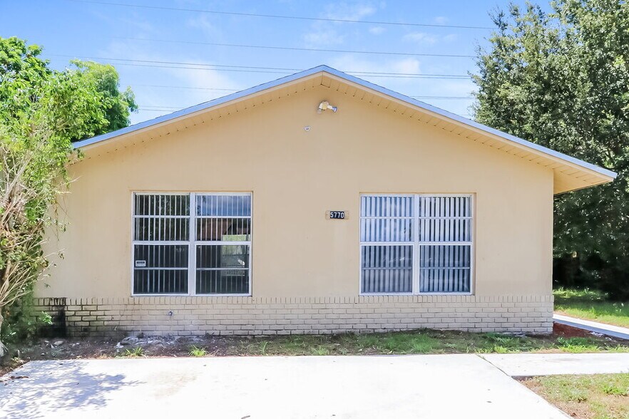 5770 Bermuda Cir S 5770 Bermuda - 5770 Bermuda Cir S West Palm Beach Fl Primary Photo 