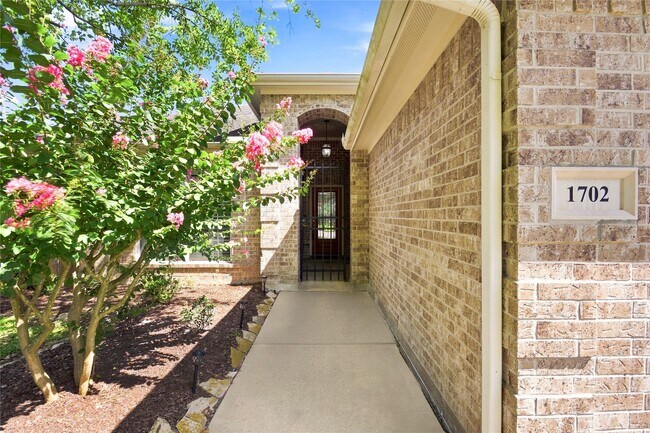Building Photo - 1702 Fantasy Woods Dr