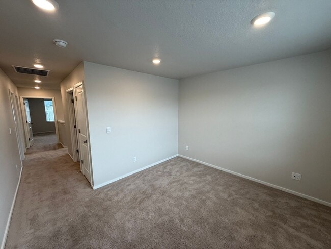 Building Photo - 4833 Thyme Ave NE