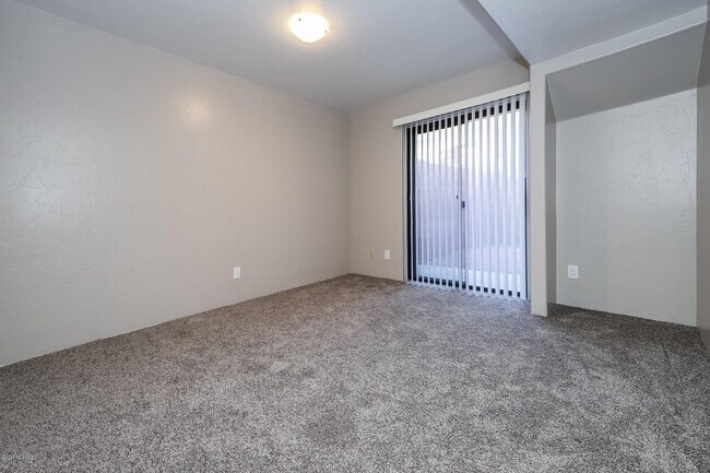 Building Photo - 4021 N Weimer Pl