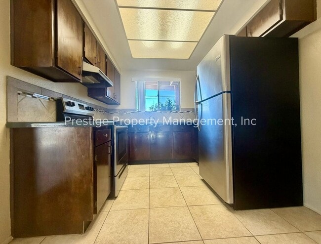 Building Photo - 2618 S Camino Seco