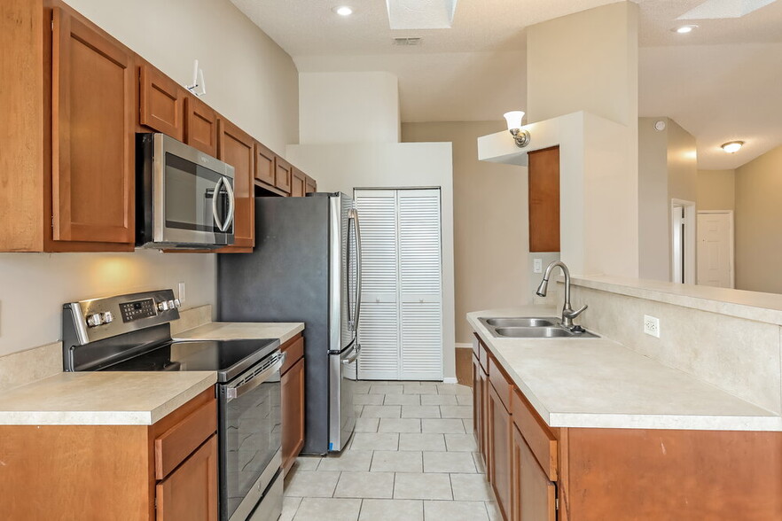 Building Photo - 4767 Wassail Dr