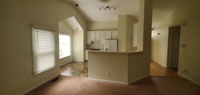 Building Photo - 4810 Heritage Woods Ct