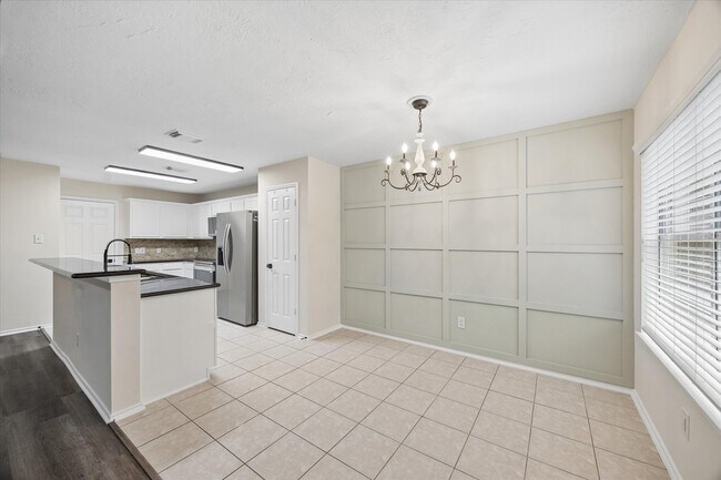 Building Photo - 7 Wineberry Pl