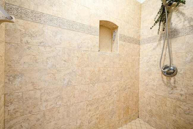 Building Photo - Optimal Location in Northwest Gainesville: South Point Neighborhood Living