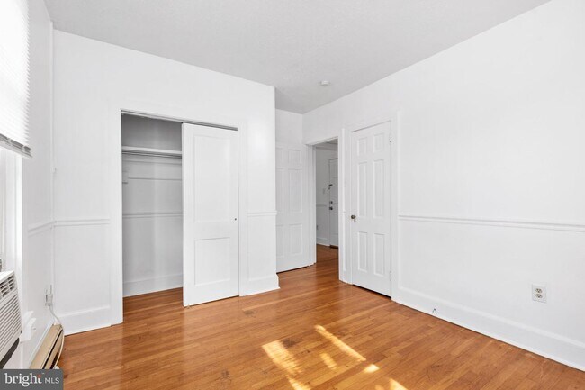 Building Photo - 702 S Braddock St