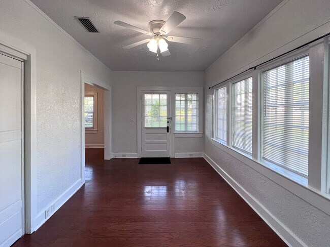 Building Photo - 2277 - McIntosh