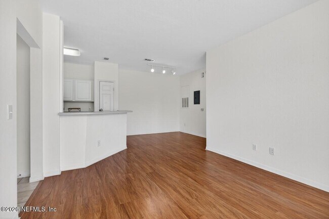 Building Photo - 13703 Richmond Park Dr N