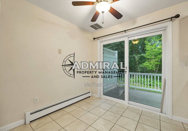 Building Photo - 65 Woodland Green