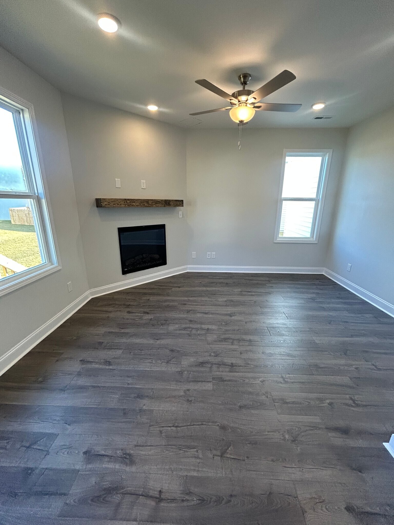 Building Photo - 170 W Saltgrass Ln