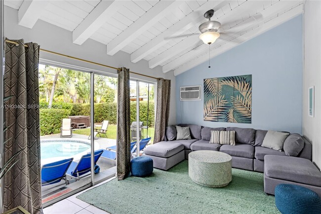 Building Photo - 437 NE 107th St