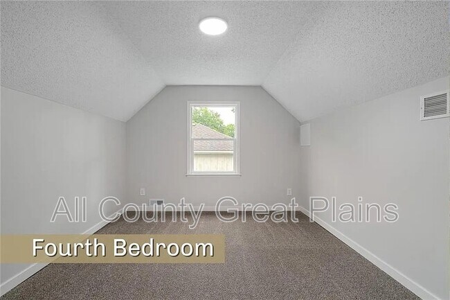 Building Photo - 1917 E Stratford Rd