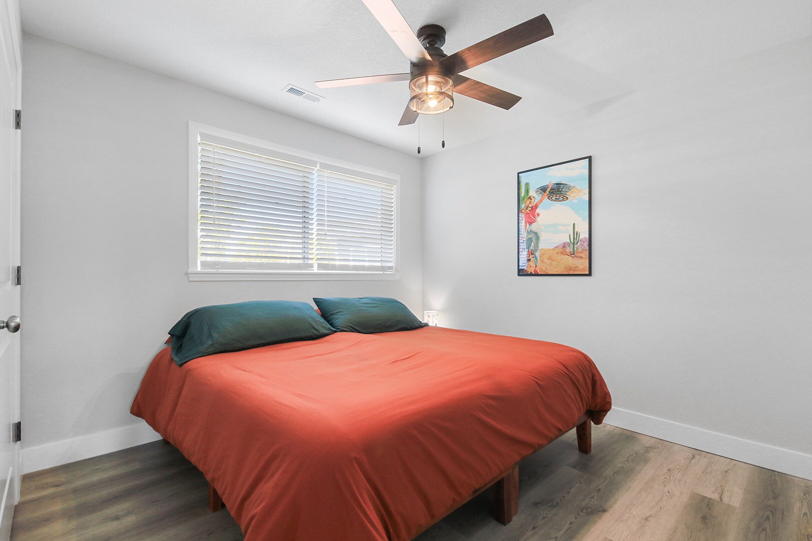 Building Photo - 701 Mikel St