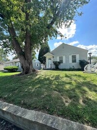 Building Photo - 3208 Wedeking Ave