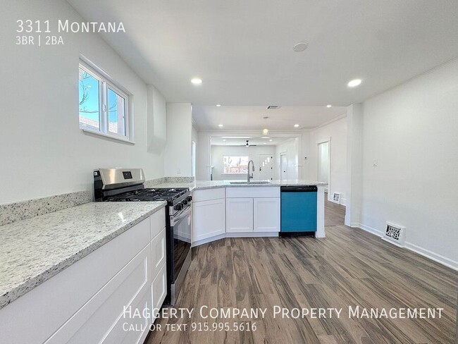 Building Photo - 3311 Montana-