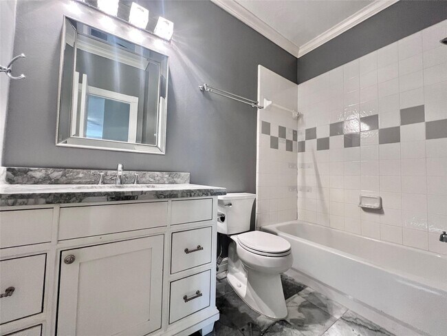 Building Photo - 13923 White Oak Springs Dr