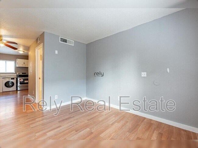 Building Photo - 12740 W Amy Dr