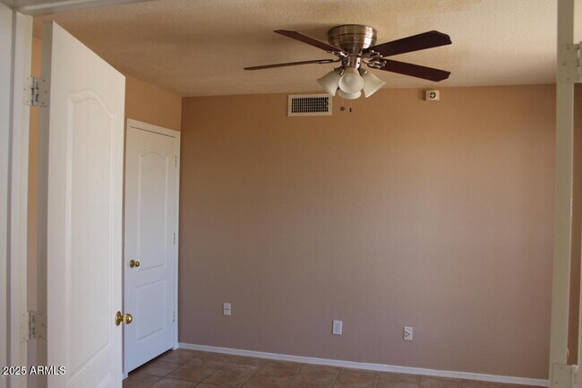 Building Photo - 2433 E Nathan Way