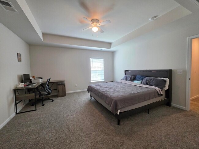 Building Photo - 1812 Lacebark Dr