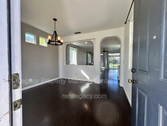 Building Photo - 300 Dedham Ct