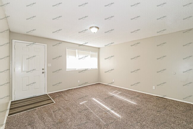 Building Photo - 8506 Crystal Ave