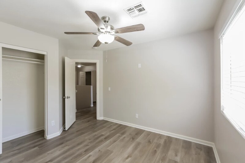 Building Photo - 2140 N 30th St