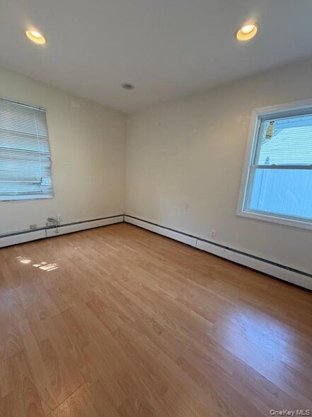 Building Photo - 3173 Roxbury Ln