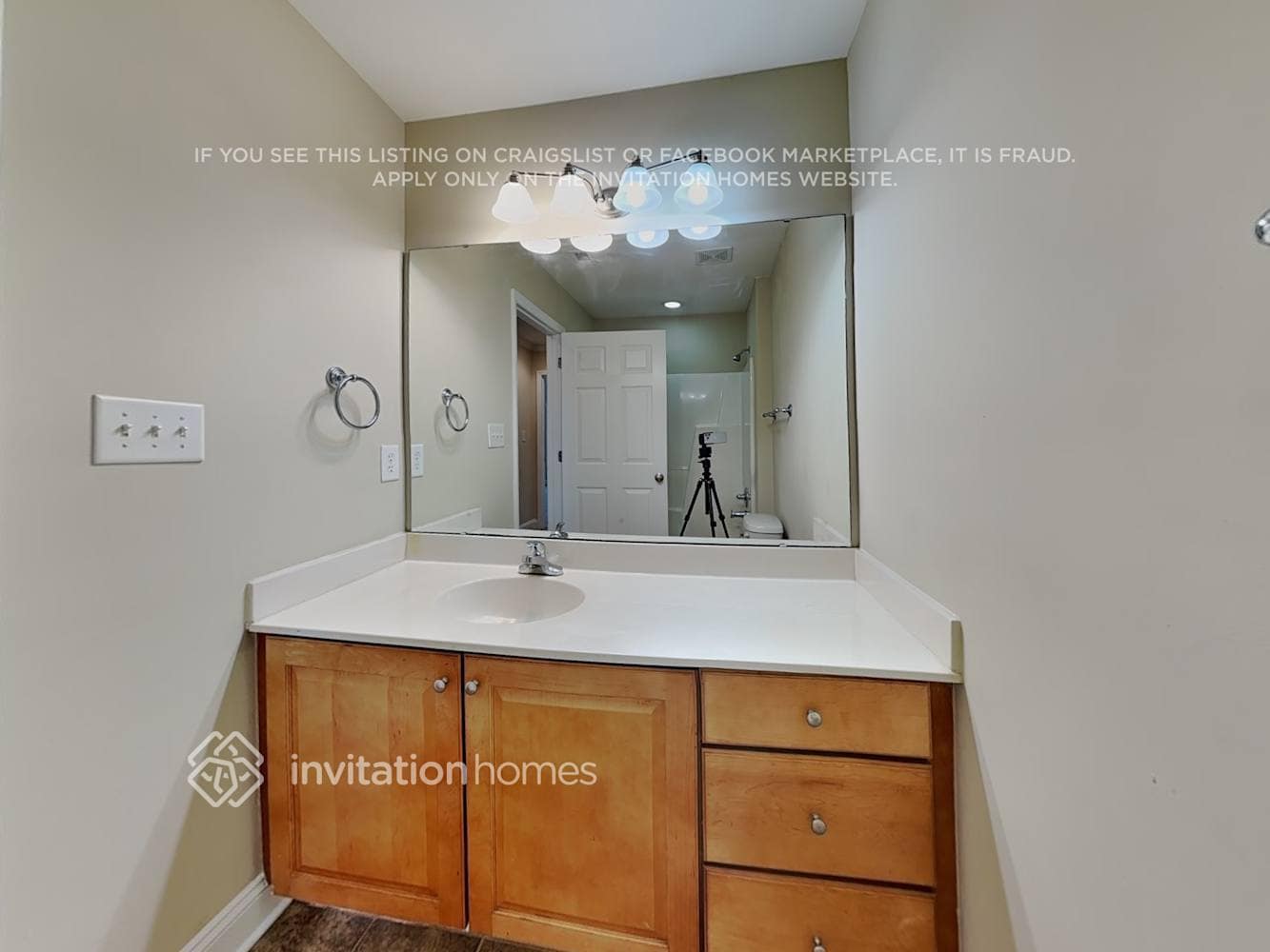 Building Photo - 1410 Nicklaus Dr
